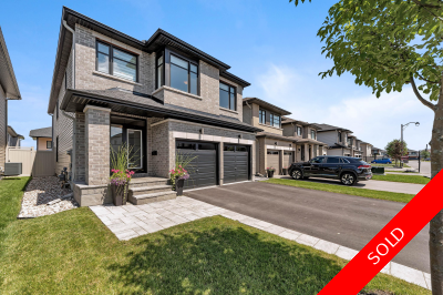 Bradley Commons/ Trailwest Detached: 4 bedroom Stainless Steel Appliances, Granite Countertop, Tile Backsplash, Glass Shower, Hardwood Floors, Laminate Floors